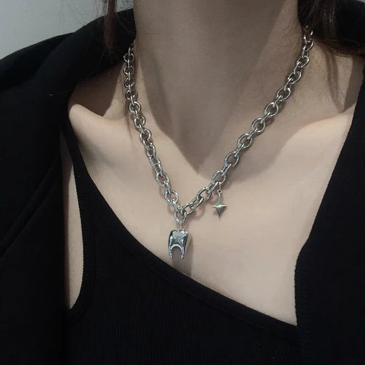 Teeth & Star Shape Necklace