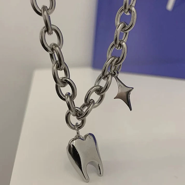 Teeth & Star Shape Necklace
