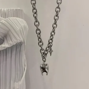 Teeth & Star Shape Necklace