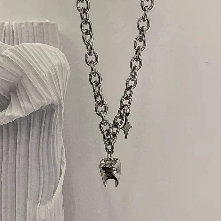 Teeth & Star Shape Necklace