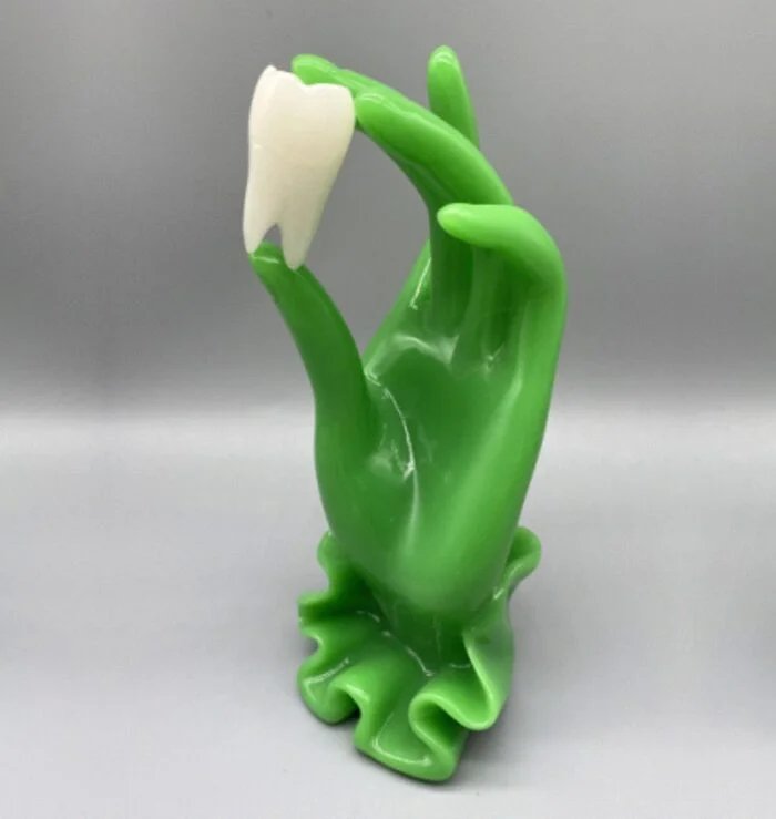 Sculptures Hand Tooth Dental Figurines – 1