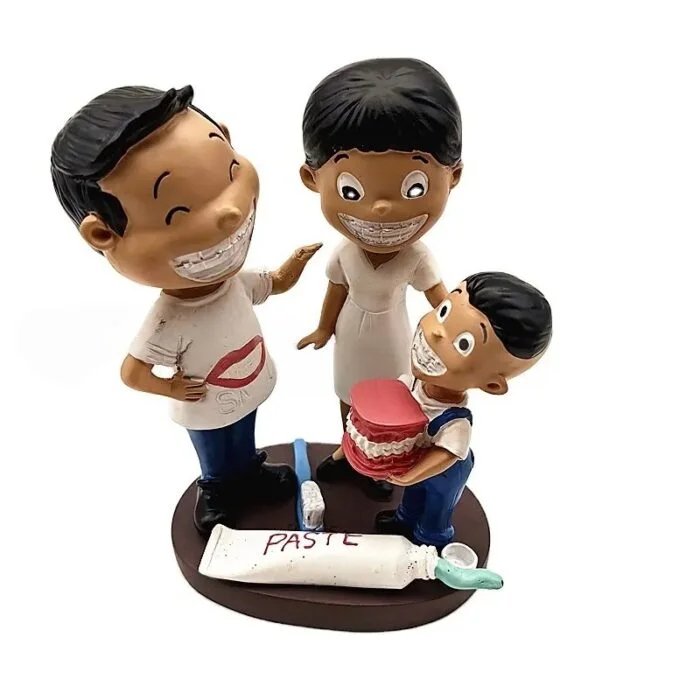 New Arrival Dental Family Figurine – Resin Handicraft Sculpture